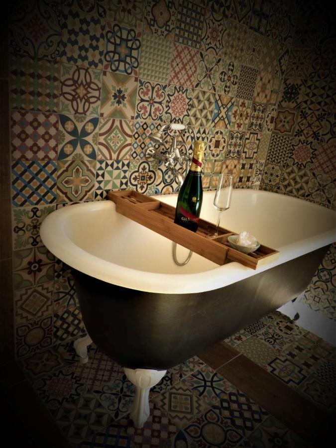 Arche de Lanoë jacuzzi et table d'hôte Labastide-Saint-Pierre Buitenkant foto