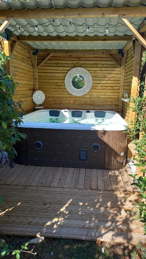 Arche de Lanoë jacuzzi et table d'hôte Labastide-Saint-Pierre Buitenkant foto